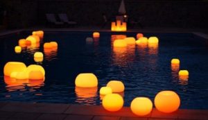 Pool with floating candles tarson