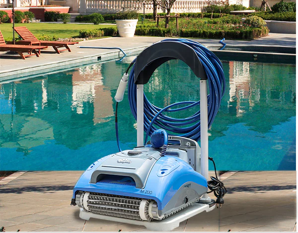 Dolphin M200 Cleaner